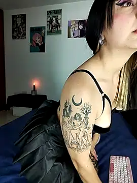 KARINNA  RAVEN online show from October 2, 9:29 pm