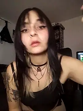 KARINNA  RAVEN online show from March 1, 2:00 am