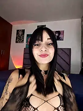 Snapshot of KARINNA__RAVEN chatting on October 28, 12:11 am KARINNA RAVEN online show from October 28, 12:11 am