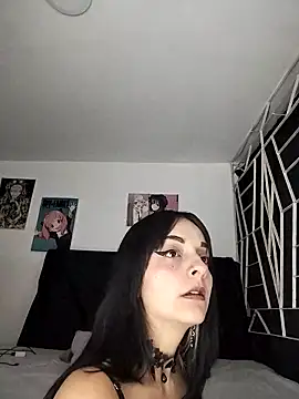 KARINNA  RAVEN online show from March 18, 11:48 pm