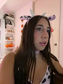 Snapshot of Tiana_Paez1 chatting on October 18, 4:58 am Tiana Paez1 online show from October 18, 4:58 am