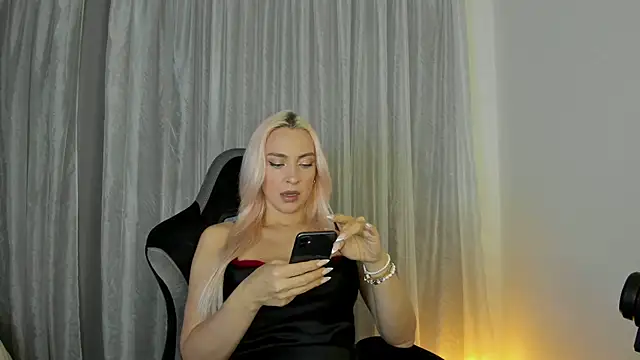  Miss Valentina  online show from May 17, 4:18 pm