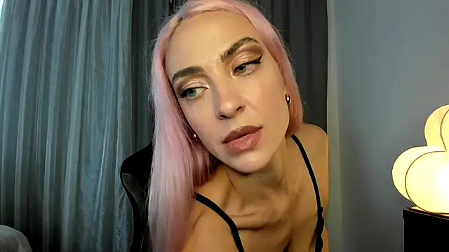 Snapshot of _Miss_Valentina_ chatting on October 15, 7:38 am Miss Valentina online show from October 15, 7:38 am