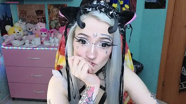 Manuela unicorn online show from April 14, 8:25 pm