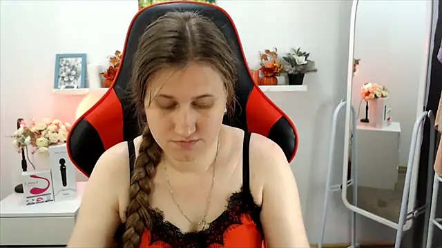 Snapshot of Lucky_Lana chatting on June 26, 3:23 am Lucky Lana online show from June 26, 3:23 am