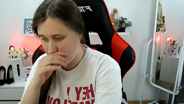 Lucky Lana online show from March 5, 3:58 am