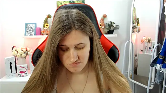 Lucky Lana online show from May 8, 2:26 am
