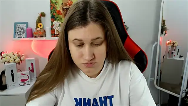 Lucky Lana online show from December 15, 2:50 am