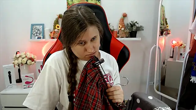 Lucky Lana online show from May 14, 3:03 am