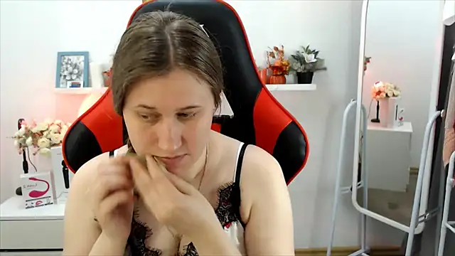 Snapshot of Lucky_Lana chatting on June 23, 2:53 am Lucky Lana online show from June 23, 2:53 am