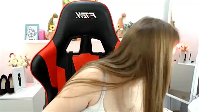 Lucky Lana online show from March 20, 3:29 am