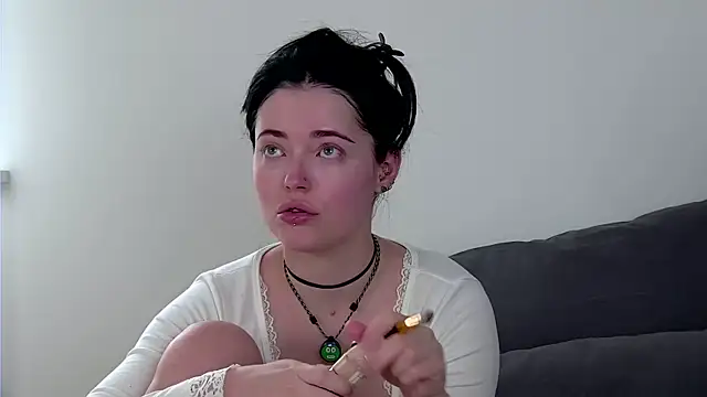 AshleyD  online show from June 2, 5:51 am