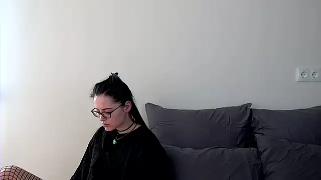 AshleyD  online show from May 23, 7:40 am