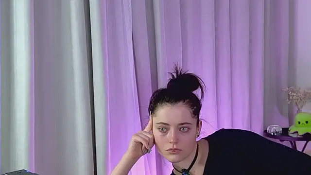 AshleyD  online show from February 6, 1:45 am