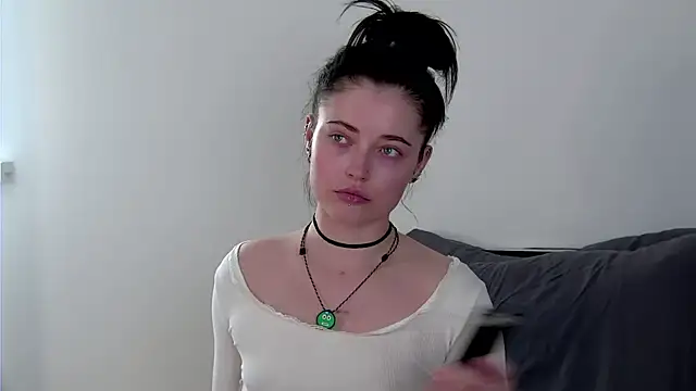 AshleyD  online show from May 24, 1:33 pm