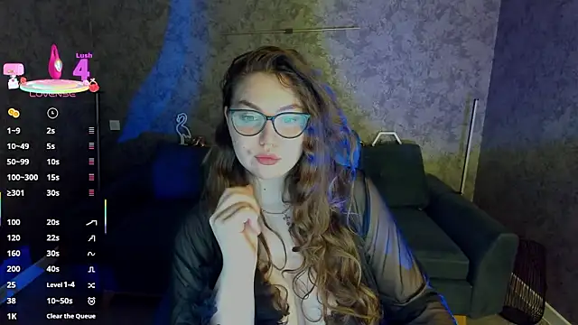 LuxSopphia online show from March 2, 8:16 pm