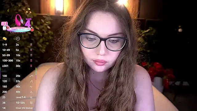 Snapshot of LuxSopphia chatting on July 6, 12:23 pm LuxSopphia online show from July 6, 12:23 pm