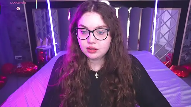 LuxSopphia online show from February 16, 8:07 pm