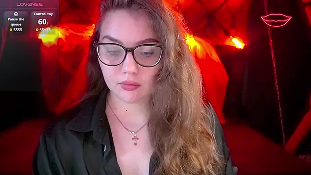 LuxSopphia online show from November 8, 8:34 pm