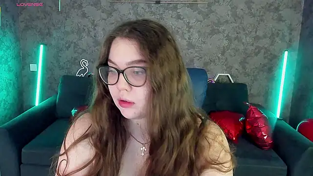 LuxSopphia online show from February 20, 8:11 pm