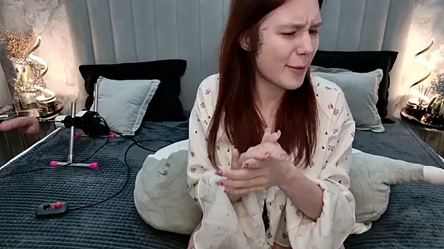 CarolineTenders online show from February 16, 1:37 am