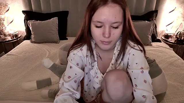 CarolineTenders online show from April 9, 1:18 am