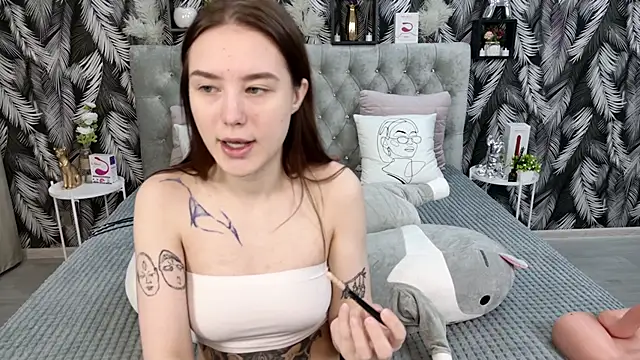 CarolineTenders online show from January 11, 1:23 am