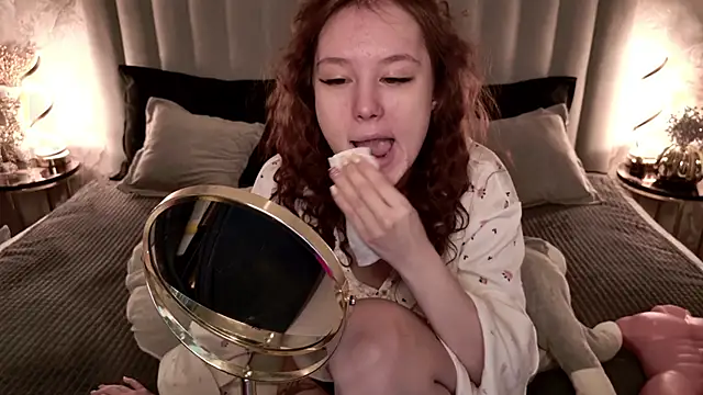 CarolineTenders online show from April 1, 1:19 am