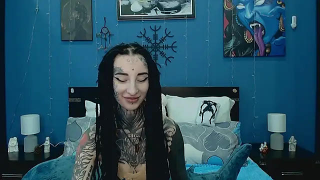 Snapshot of Velvetbat chatting on June 10, 9:43 am Velvetbat online show from June 10, 9:43 am