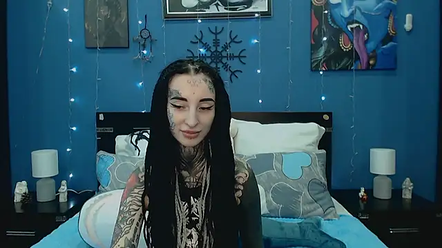 Snapshot of Velvetbat chatting on June 24, 7:07 am Velvetbat online show from June 24, 7:07 am