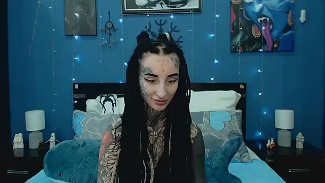 Snapshot of Velvetbat chatting on June 14, 7:42 am Velvetbat online show from June 14, 7:42 am