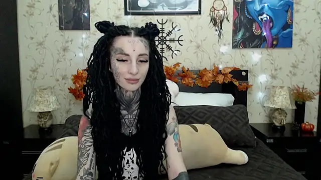 Snapshot of Velvetbat chatting on November 6, 7:01 am Velvetbat online show from November 6, 7:01 am