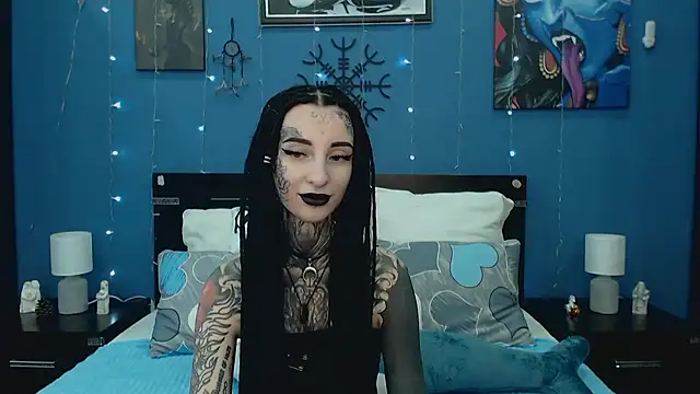 Snapshot of Velvetbat chatting on July 5, 7:04 am Velvetbat online show from July 5, 7:04 am