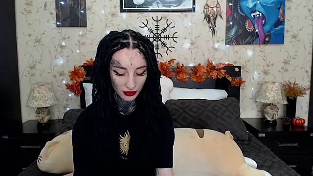 Snapshot of Velvetbat chatting on October 18, 7:10 am Velvetbat online show from October 18, 7:10 am