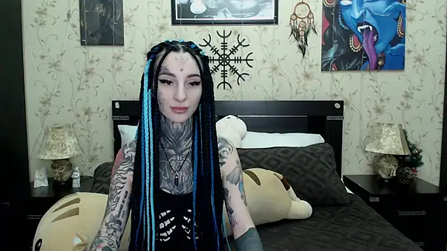 Snapshot of Velvetbat chatting on December 5, 7:07 am Velvetbat online show from December 5, 7:07 am