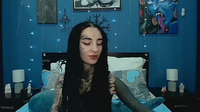 Snapshot of Velvetbat chatting on June 15, 7:08 am Velvetbat online show from June 15, 7:08 am