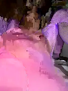 Lilbeezie81 online show from February 9, 4:32 am