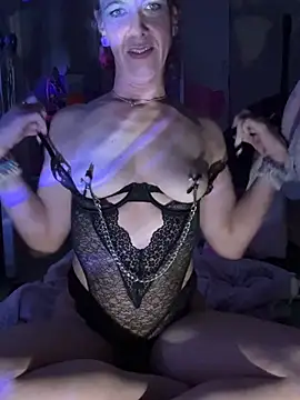 Lilbeezie81 online show from March 1, 6:46 am