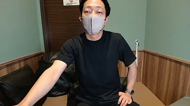Snapshot of i_am_Hiro chatting on May 12, 5:15 am i am Hiro online show from May 12, 5:15 am