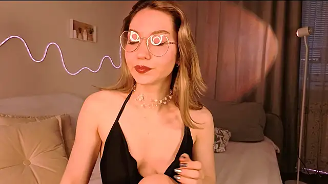 Lilo Sims online show from October 21, 1:49 am