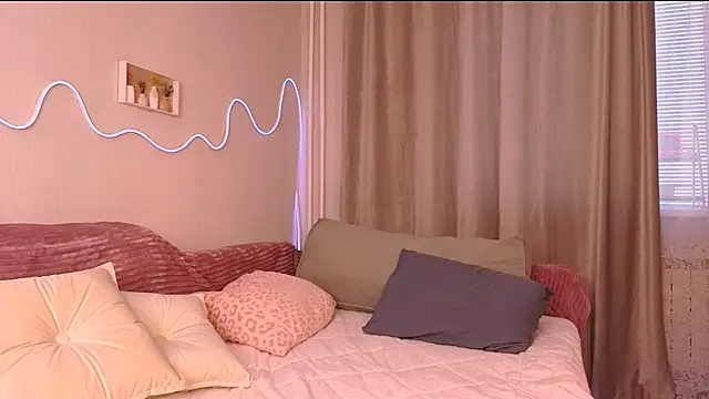 Lilo Sims online show from September 20, 1:54 am