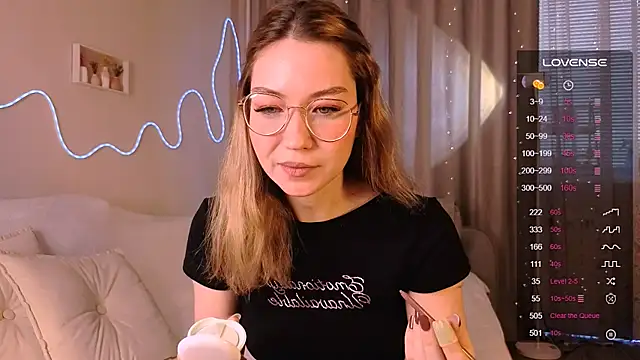 Lilo Sims online show from November 11, 3:23 am