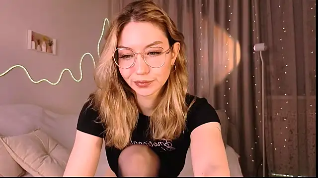 Lilo Sims online show from November 24, 1:38 am