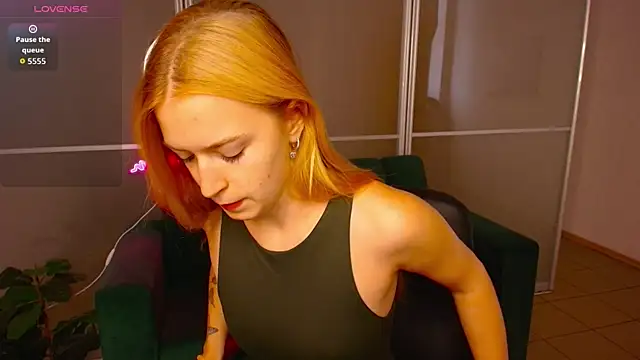 MirandaMayers online show from September 29, 11:38 am