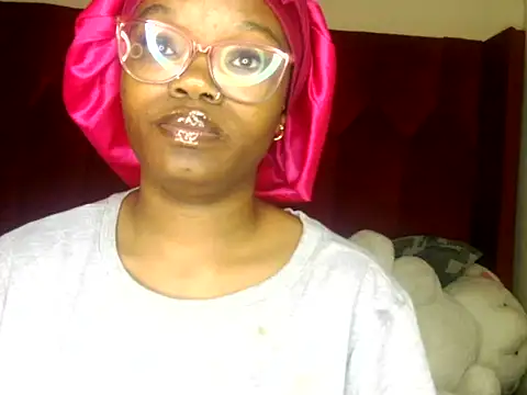 YummyMelanin117 online show from November 20, 7:58 pm