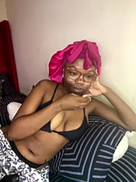 YummyMelanin117 online show from December 23, 7:18 am