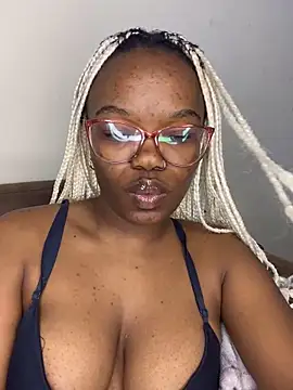 YummyMelanin117 online show from April 20, 3:13 pm