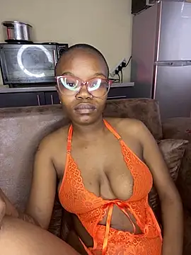 YummyMelanin117 online show from November 5, 3:48 pm