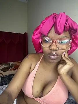 YummyMelanin117 online show from November 25, 7:47 pm