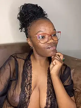 YummyMelanin117 online show from March 12, 8:57 pm